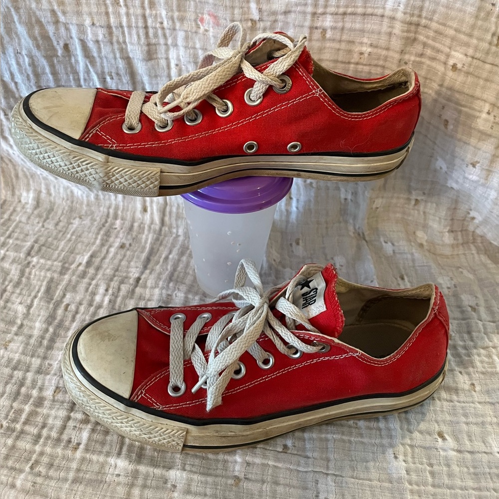Red Converse Chuck All Star Classics